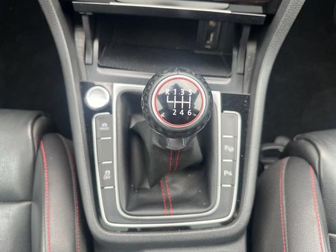 Used 2018 Volkswagen GTI Autobahn FWD image 15
