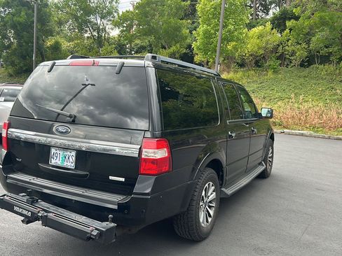Used 2016 Ford Expedition EL XLT w/ Equipment Group 202A AWD/4WD image 5