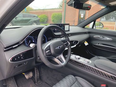 Used 2025 Genesis GV70 3.5T Sport w/ Sport Prestige Package AWD/4WD image 10