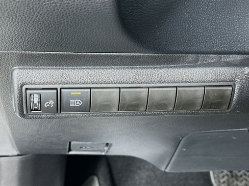 Used 2026 Toyota Corolla LE FWD image 17