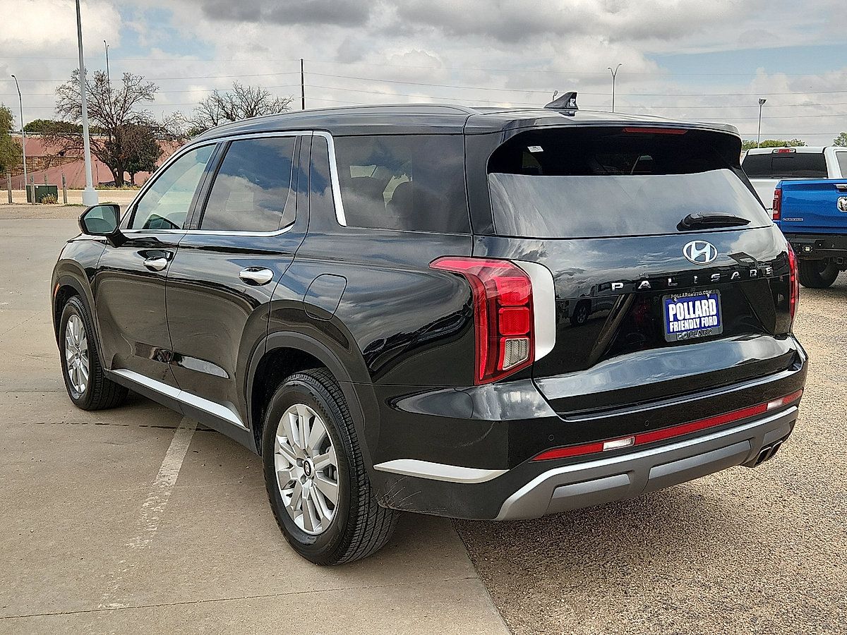 Used 2025 Hyundai Palisade SEL FWD image 3