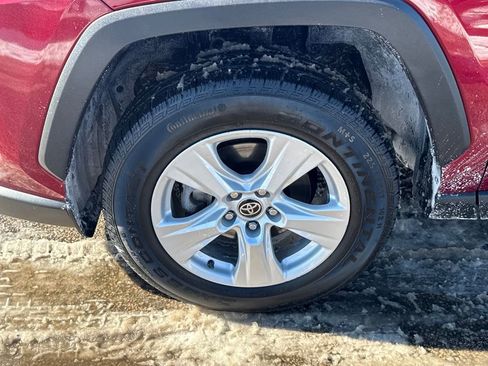 Used 2021 Toyota RAV4 XLE w/ Convenience Package image 37