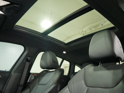 Used 2024 BMW X4 xDrive30i w/ M Sport Package AWD/4WD image 15