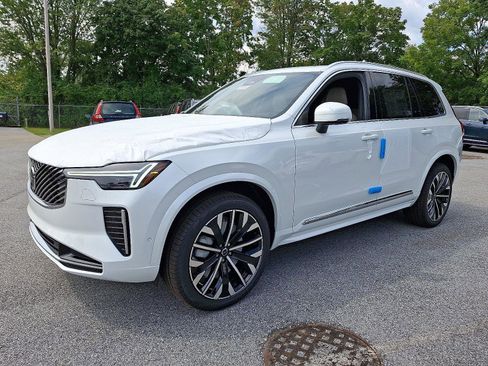 Used 2026 Volvo XC90 B6 Plus w/ Protection Package Premier image 2