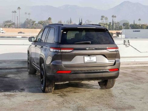 New 2025 Jeep Grand Cherokee Limited w/ Black Appearance Package image 7