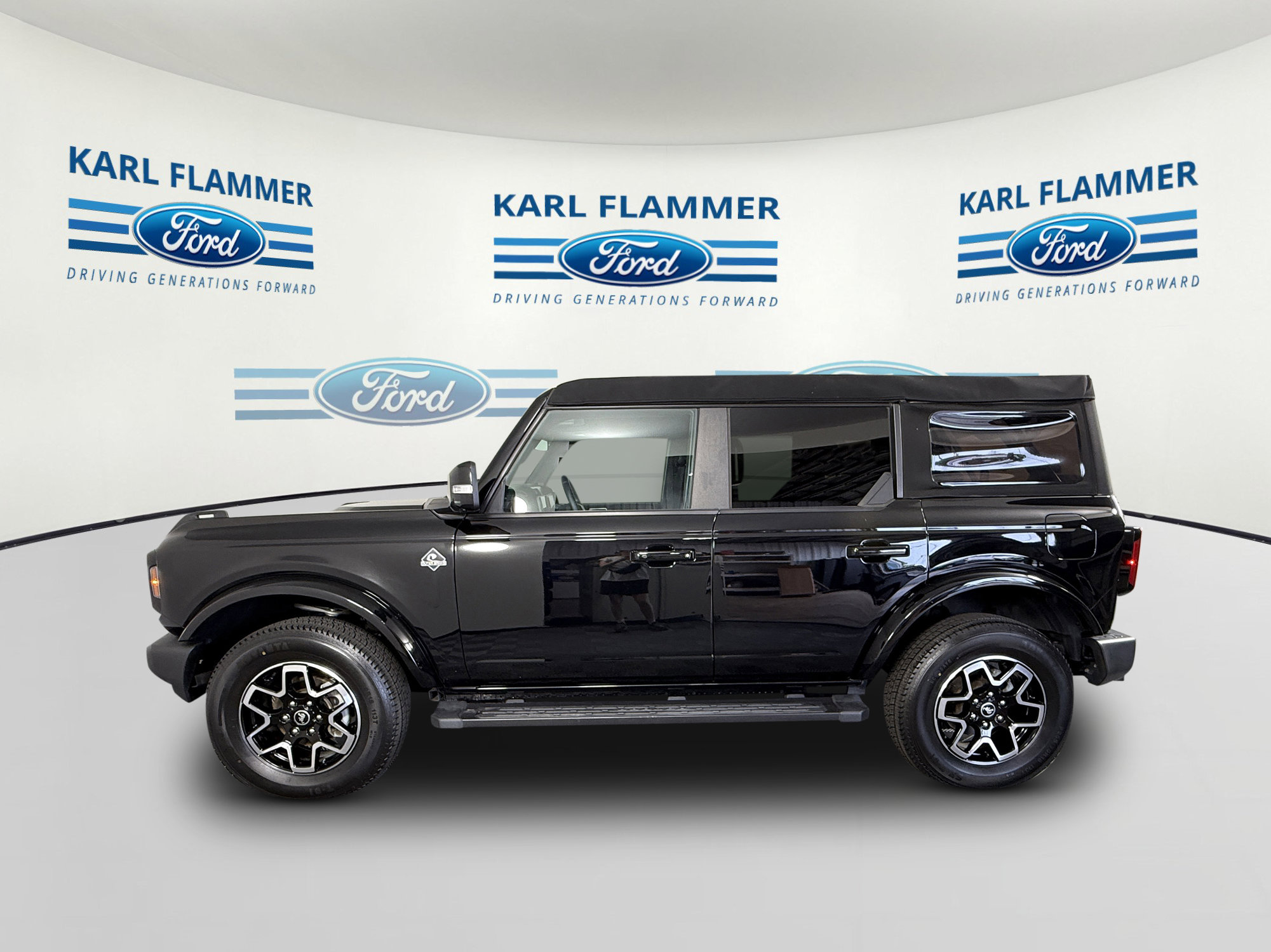 Used 2023 Ford Bronco Outer Banks AWD/4WD image 5