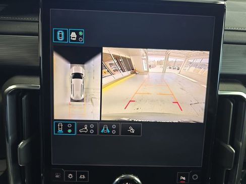 Used 2025 GMC Acadia Elevation image 16