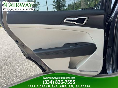 Used 2026 Kia Sportage EX FWD image 28