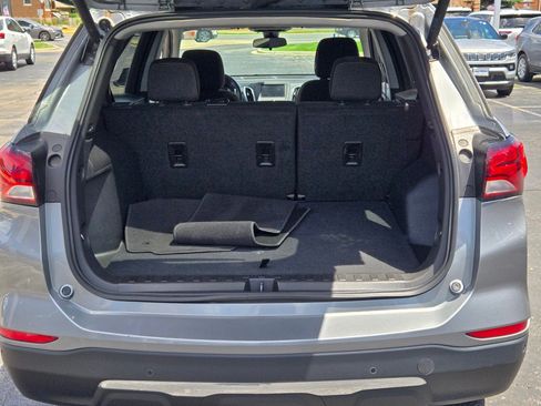 Used 2024 Chevrolet Equinox LT FWD image 14