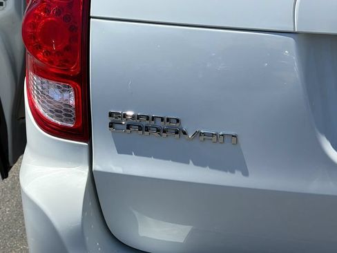 Used 2017 Dodge Grand Caravan SXT FWD image 12