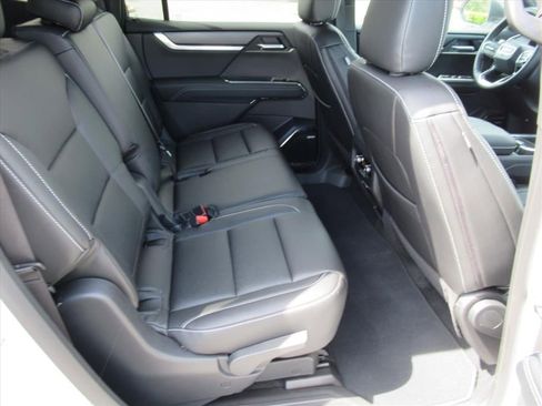 Used 2025 GMC Acadia Elevation FWD image 30