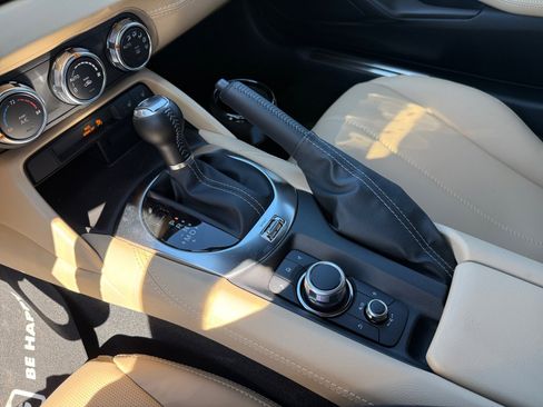 New 2025 MAZDA MX-5 Miata Grand Touring w/ Appearance Package image 13