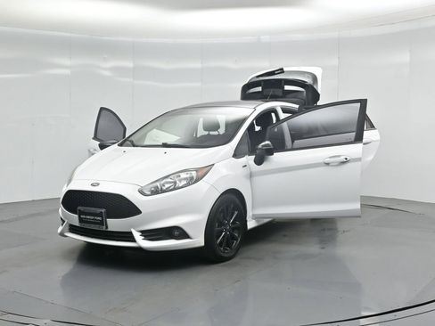 Certified 2019 Ford Fiesta ST-Line image 25