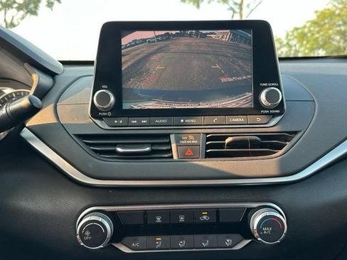 Used 2020 Nissan Altima 2.5 S FWD image 34