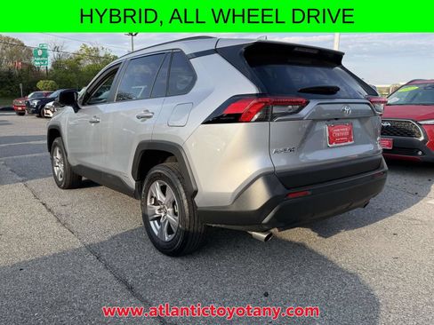Certified 2025 Toyota RAV4 LE AWD/4WD image 8