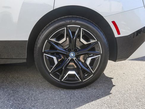 Used 2025 BMW iX xDrive50 w/ Sport Package image 8