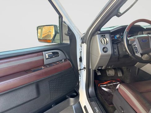 Used 2015 Ford Expedition Platinum AWD/4WD image 9