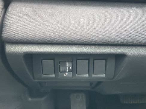 Used 2025 Subaru Outback Premium image 11