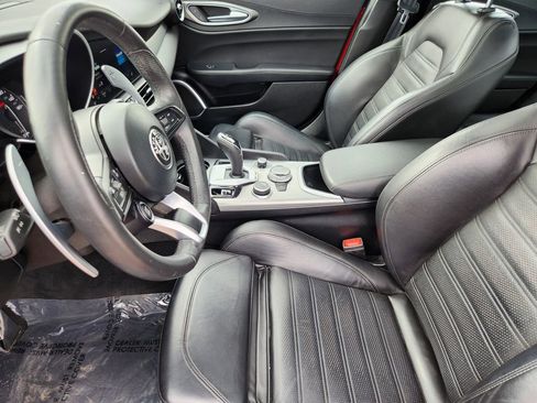 Used 2023 Alfa Romeo Giulia Veloce image 3