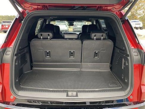 New 2026 Chevrolet Traverse High Country w/ LPO, Floor Liner Package FWD image 25