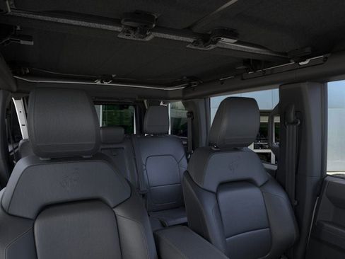 New 2025 Ford Bronco Badlands image 12