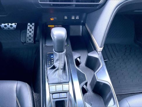 Used 2025 Toyota Camry SE image 33