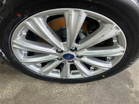 Used 2017 Ford Escape Titanium image 19