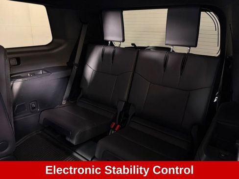 Used 2024 Lexus GX 550 w/ Accessory Package (Z1) image 19