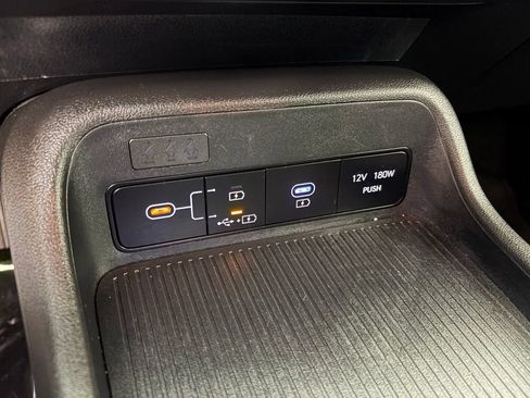 Used 2025 Hyundai Kona SEL FWD image 34