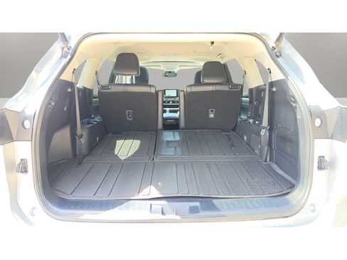 Used 2023 Toyota Highlander XLE AWD/4WD image 45