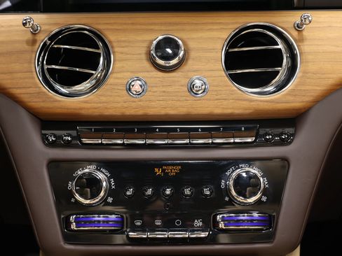 Used 2022 Rolls-Royce Ghost w/ Ghost Package AWD/4WD image 45