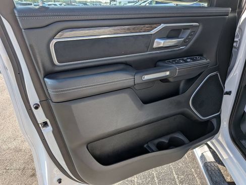 Used 2020 RAM 1500 Laramie AWD/4WD image 7