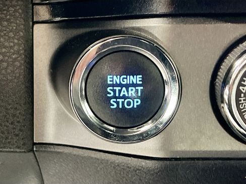 Used 2022 Toyota Tacoma TRD Off-Road image 24