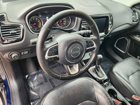 Used 2019 Jeep Compass Limited FWD image 2