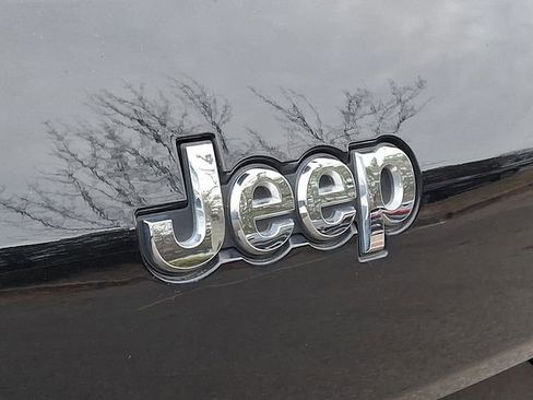 Used 2023 Jeep Grand Cherokee L Limited image 32