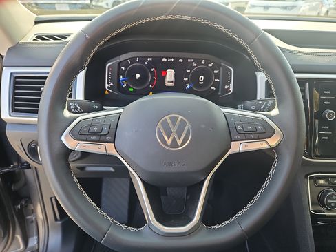 Certified 2022 Volkswagen Atlas SE image 19