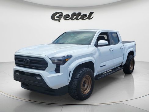 Certified 2024 Toyota Tacoma SR5 AWD/4WD image 1