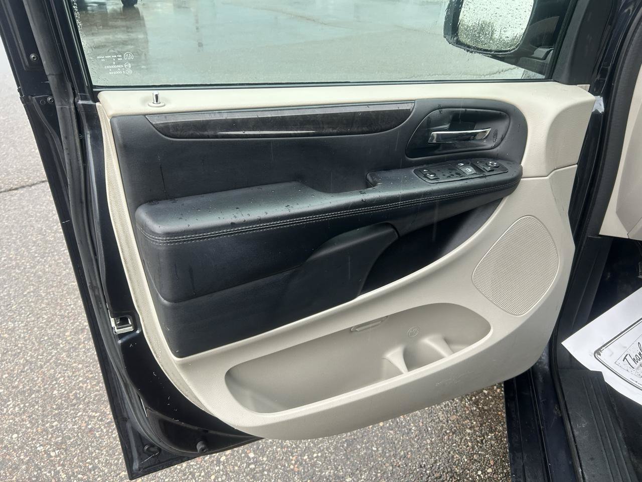 Used 2013 Dodge Grand Caravan SE FWD image 14