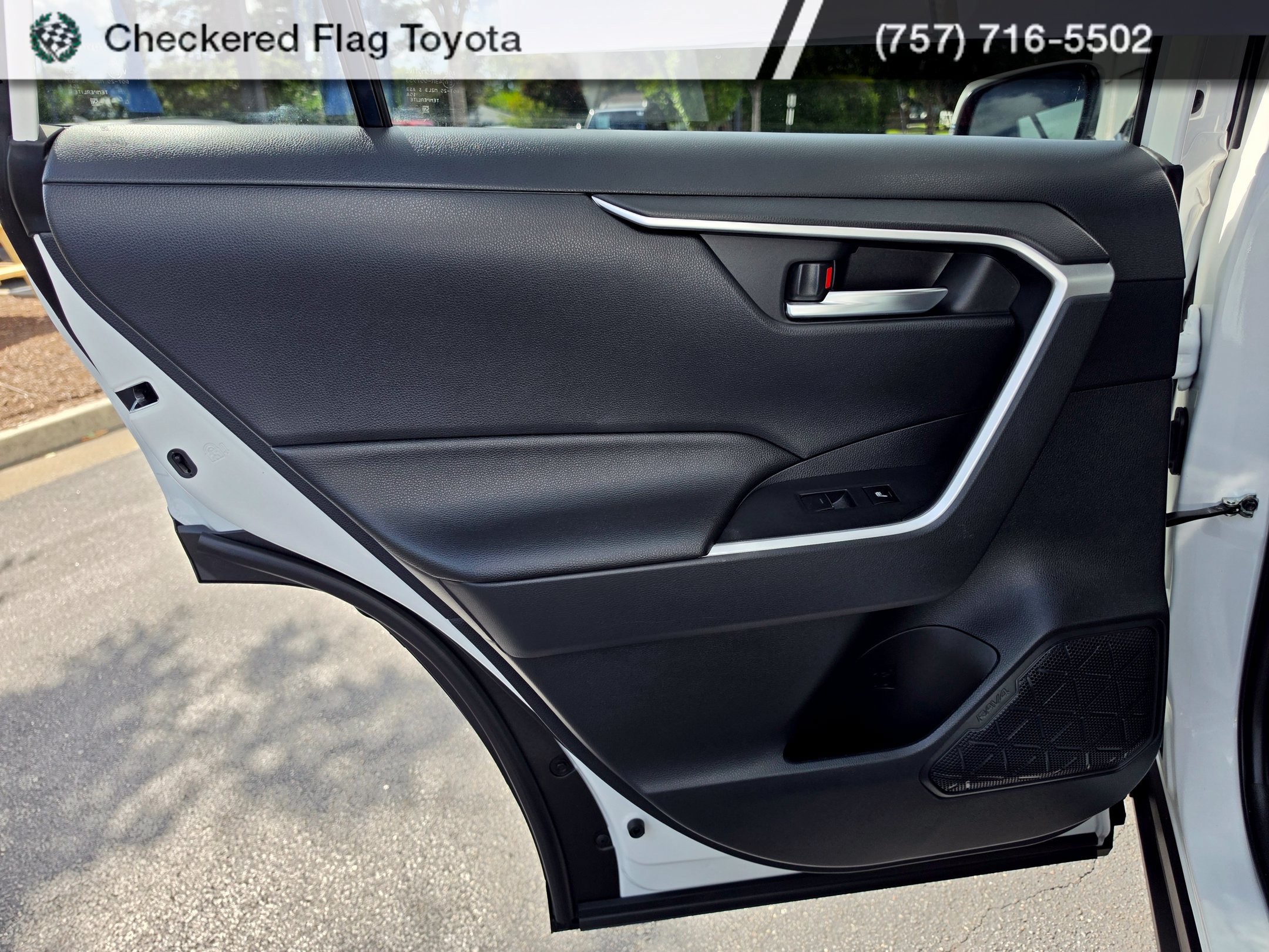 Used 2024 Toyota RAV4 SE w/ Weather & Moonroof Package AWD/4WD image 30