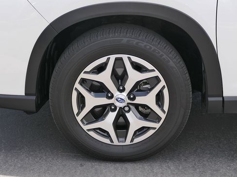 Used 2024 Subaru Forester Premium AWD/4WD image 10