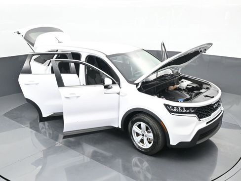 Used 2023 Kia Sorento LX image 62