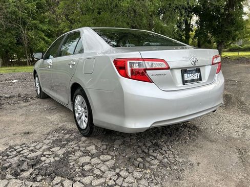 Used 2012 Toyota Camry LE FWD image 6