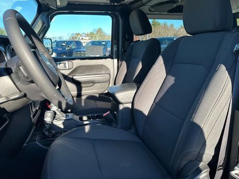 Used 2023 Jeep Wrangler Sport S image 31