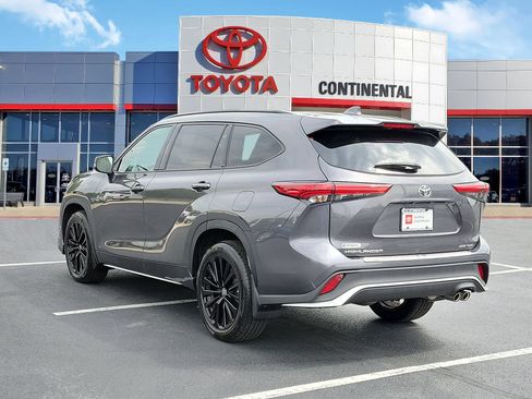 Used 2023 Toyota Highlander XSE AWD/4WD image 4