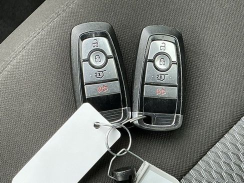 Used 2023 Ford Explorer XLT image 21