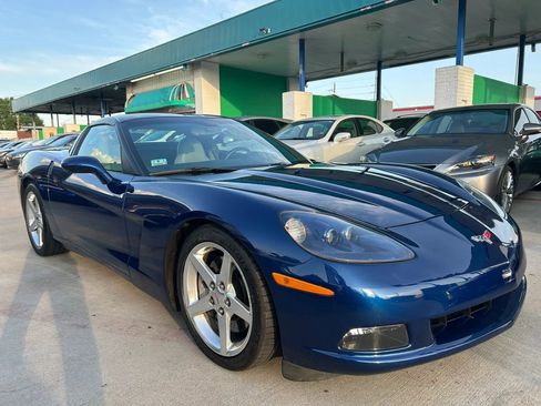 Used 2005 Chevrolet Corvette Coupe w/ Preferred Equipment Group RWD image 7