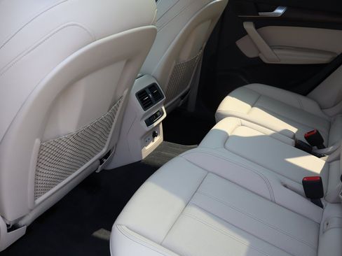 Used 2024 Audi Q5 2.0T Premium Plus w/ Premium Plus Package AWD/4WD image 28