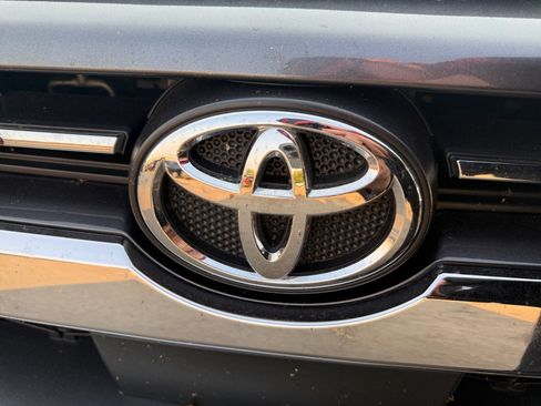 Used 2021 Toyota 4Runner Limited AWD/4WD image 23