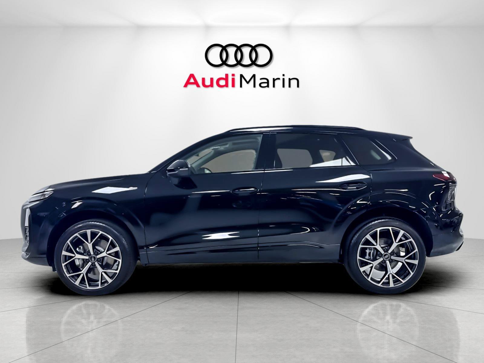 New 2026 Audi Q3 quattro 2.0T AWD/4WD image 2