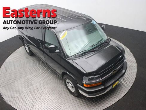 Used 2016 Chevrolet Express 2500 image 3